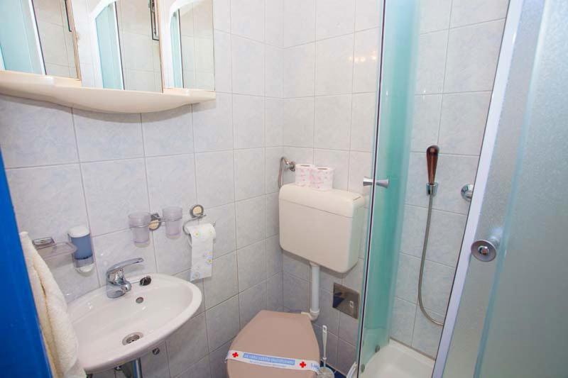 Jarak Nearby Apartman